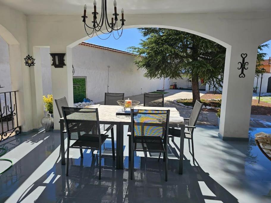 Villa La Casa Del Arbol Fuentiduena de Tajo Exterior foto